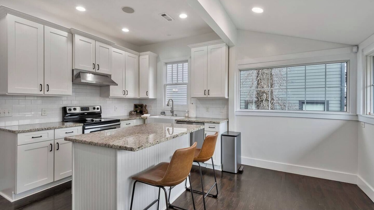 Photo of Kitchen in Eighth Avenue