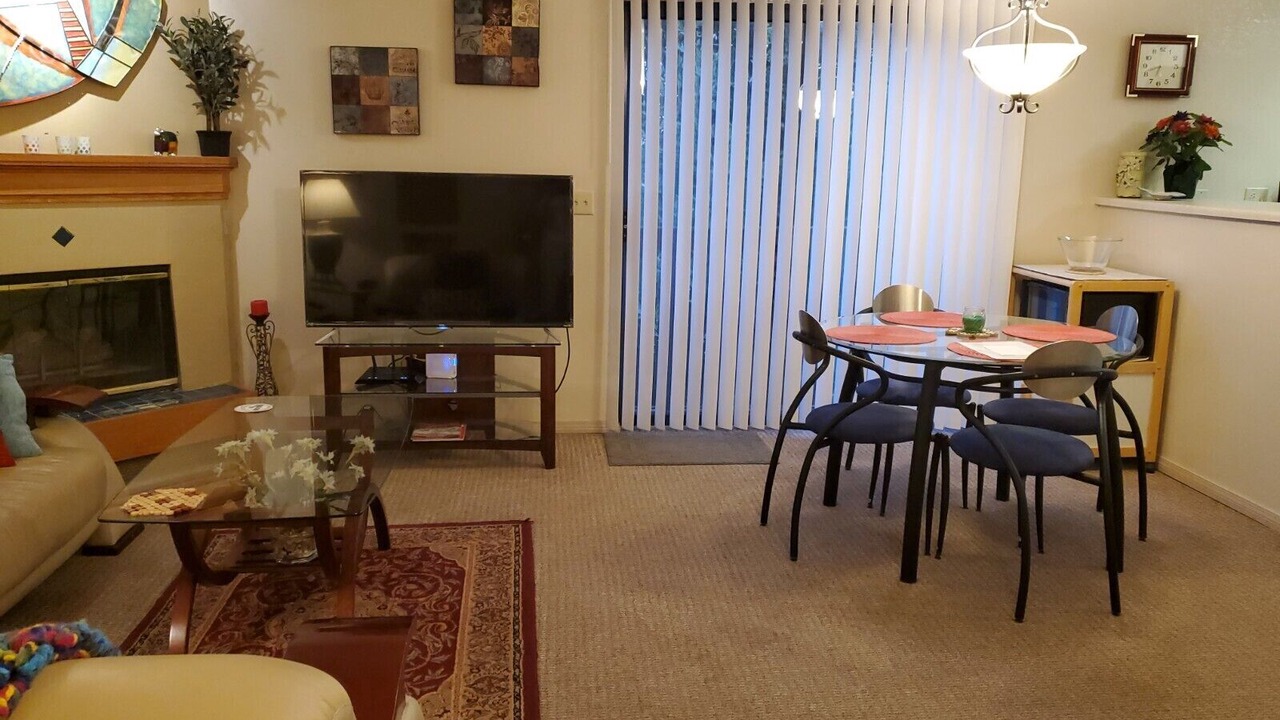Photo of Livingroom in Englewood