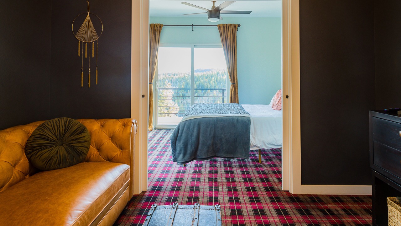 Photo of Bedroom in Central City