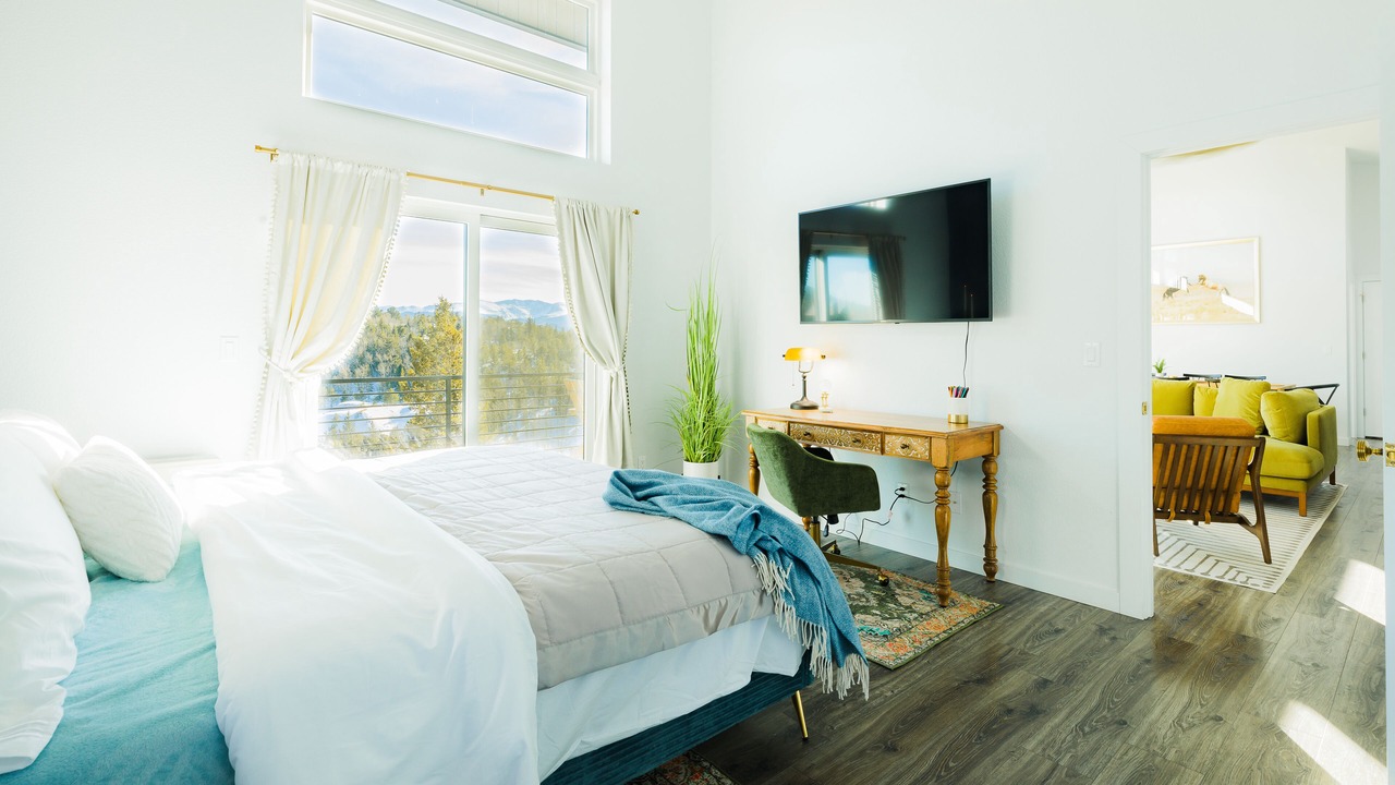 Photo of Bedroom in Central City