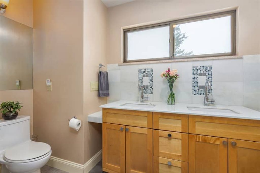 Photo of Bathroom in Golden
