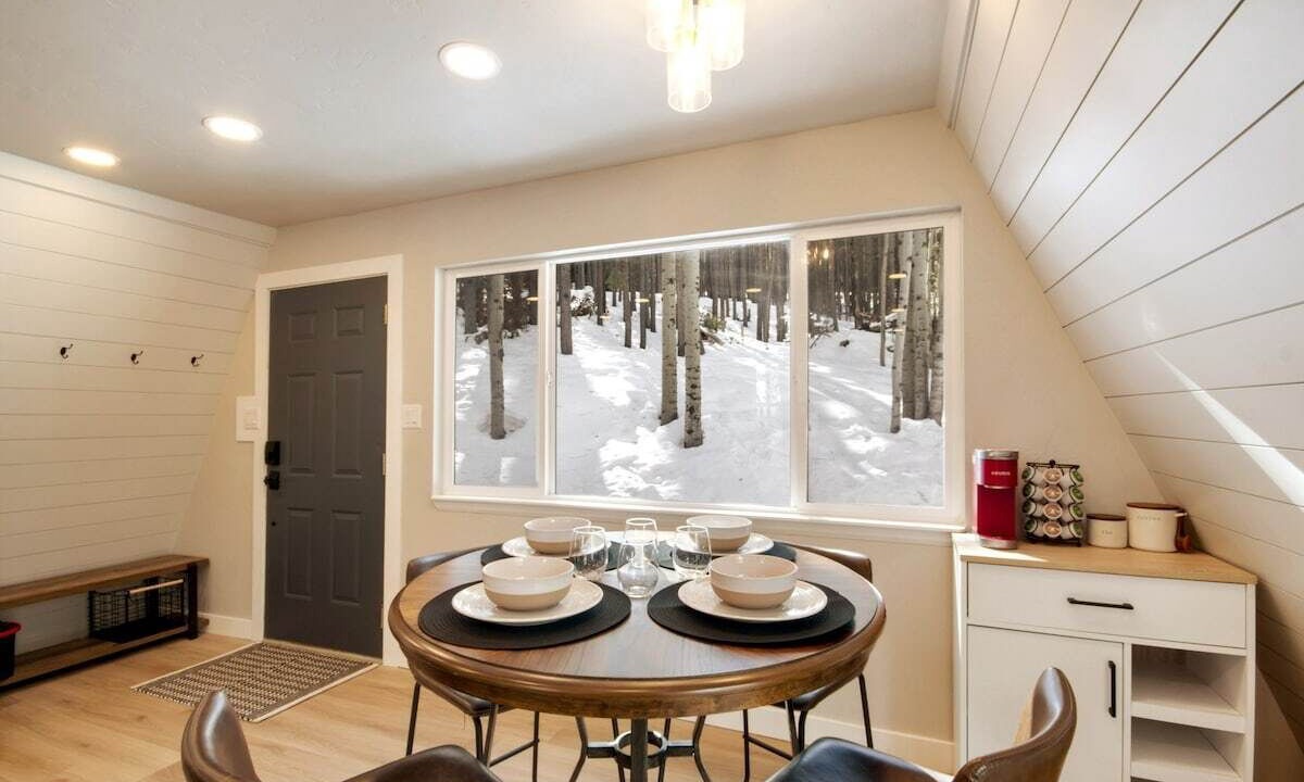 Photo of Livingroom in Evergreen