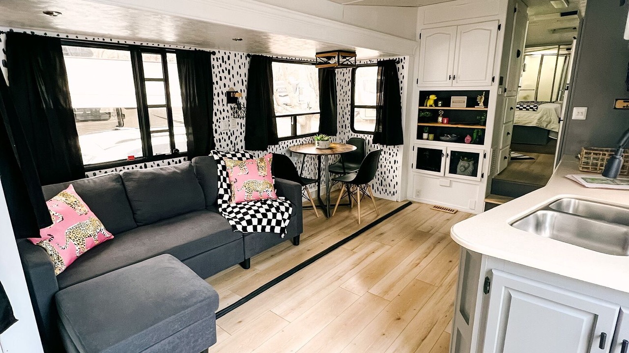 Photo of Livingroom in Leeds