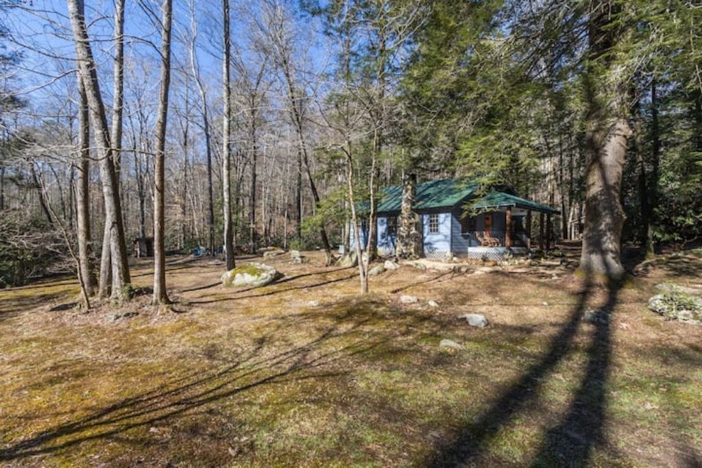 Photo of Outdoor in Rocky Bottom