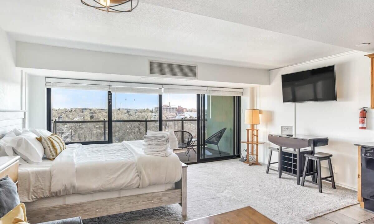 Photo of Bedroom in Central Colorado Springs