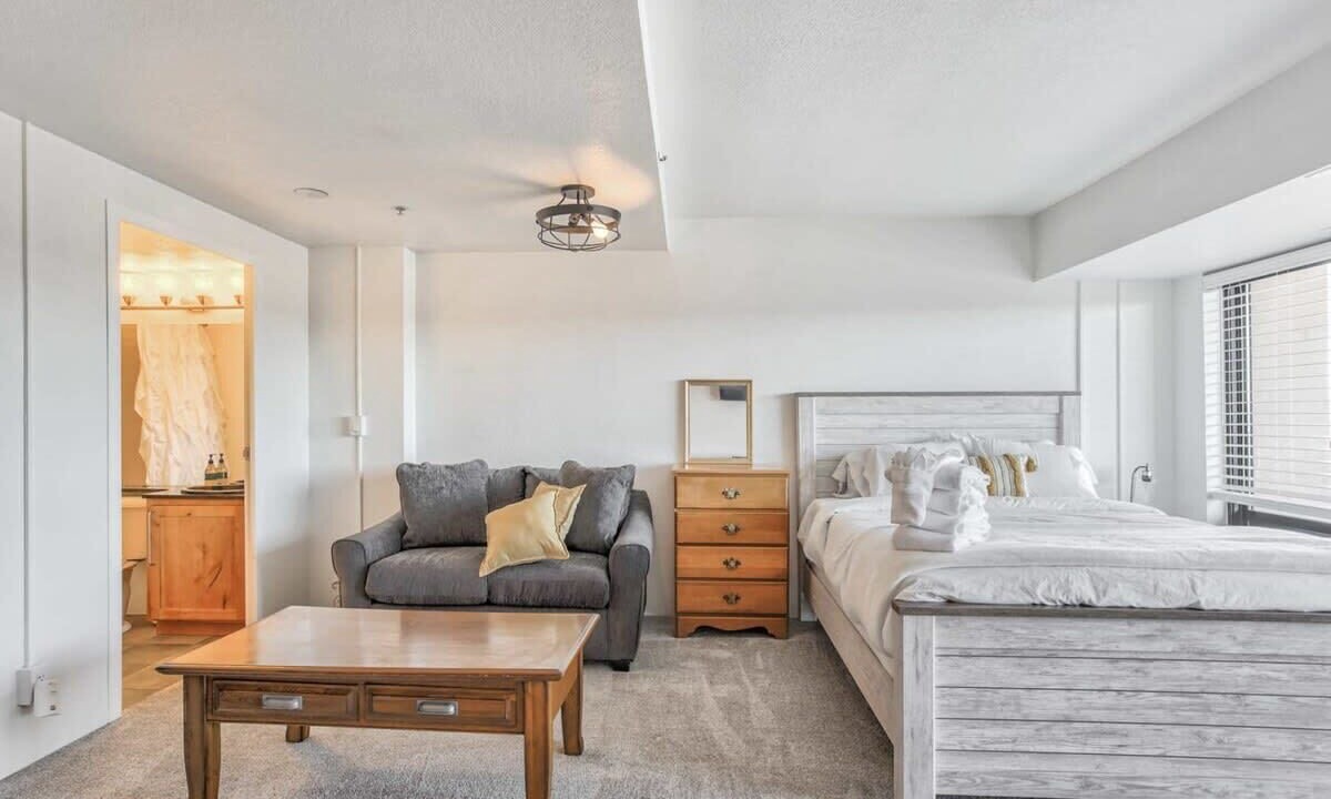 Photo of Bedroom in Central Colorado Springs
