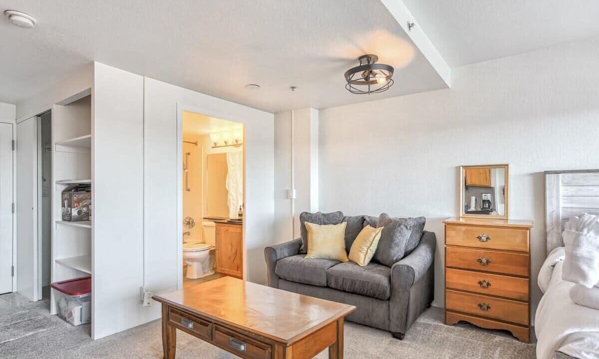 Photo of Livingroom in Central Colorado Springs