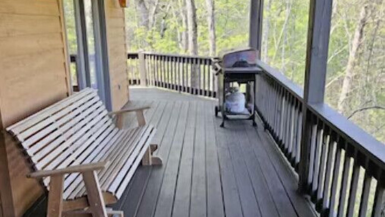 Photo of Patio Balcony in Byrdstown