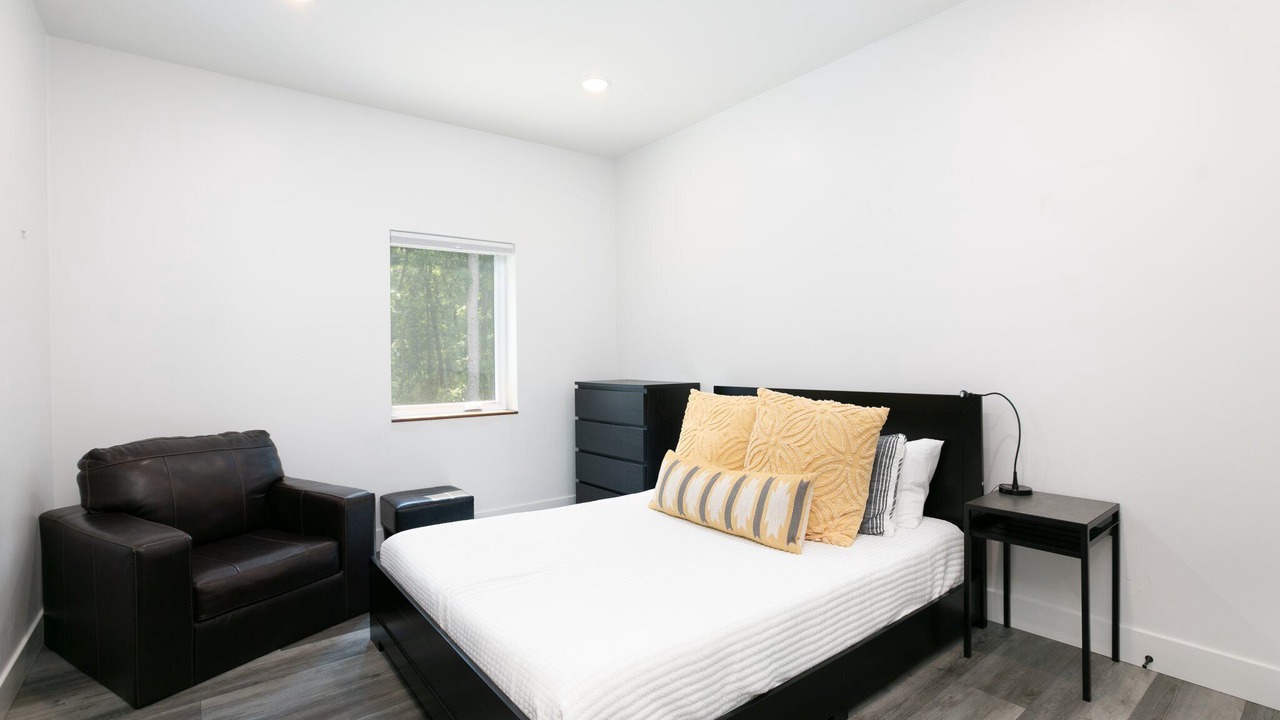 Photo of Bedroom in Niles