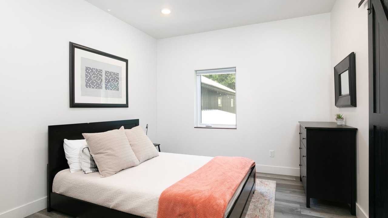 Photo of Bedroom in Niles