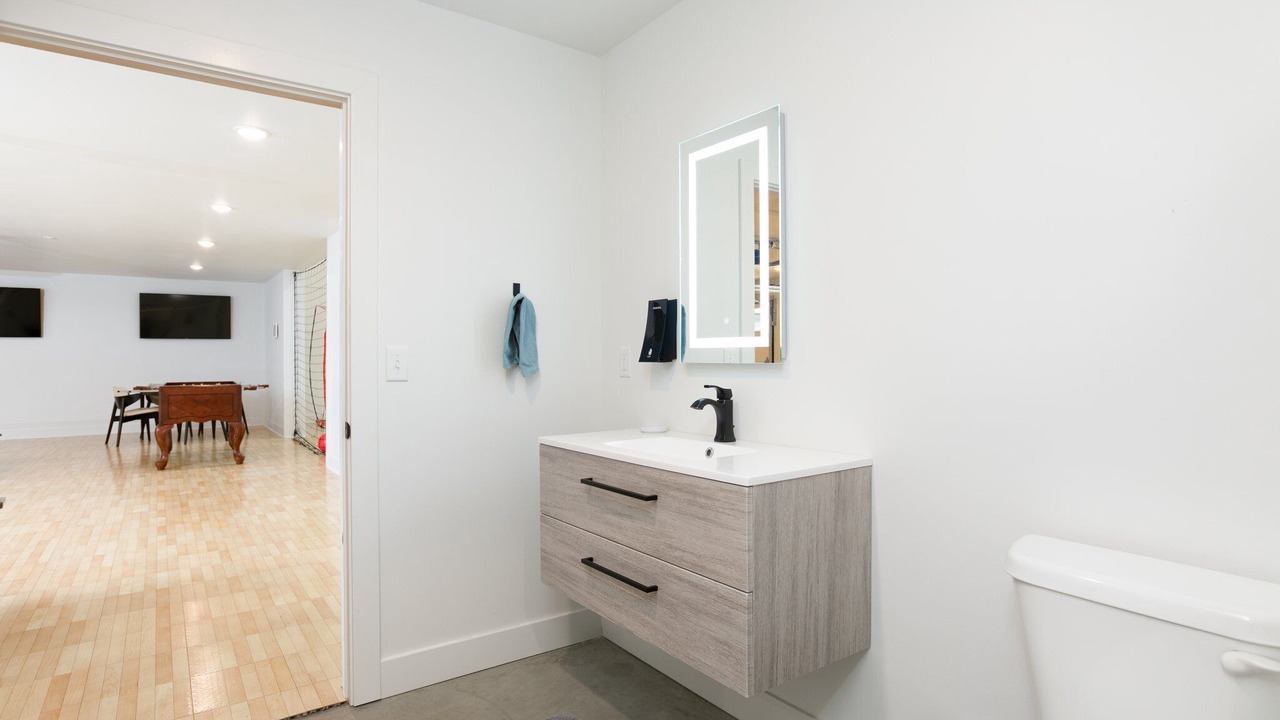 Photo of Bathroom in Niles