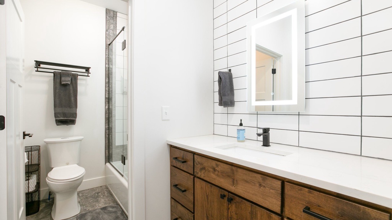 Photo of Bathroom in Niles