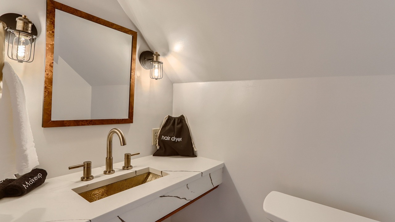 Photo of Bathroom in Lyons