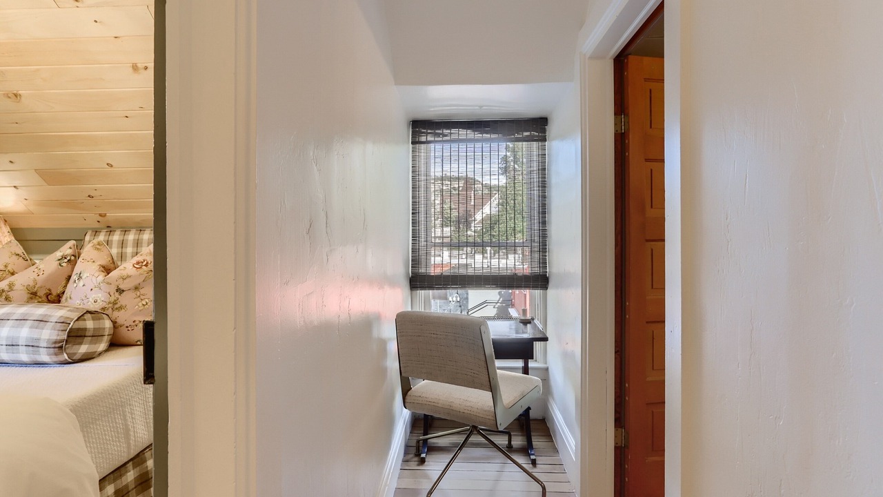 Photo of Bedroom in Lyons