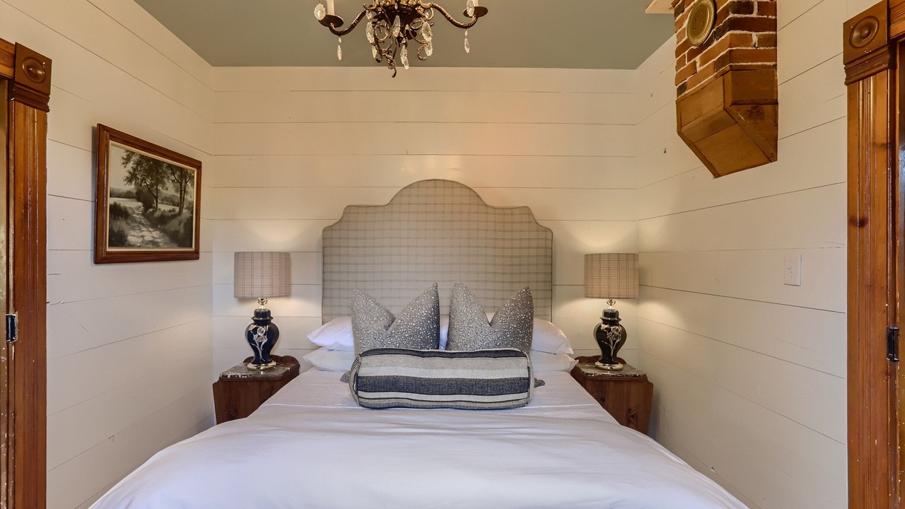 Photo of Bedroom in Lyons