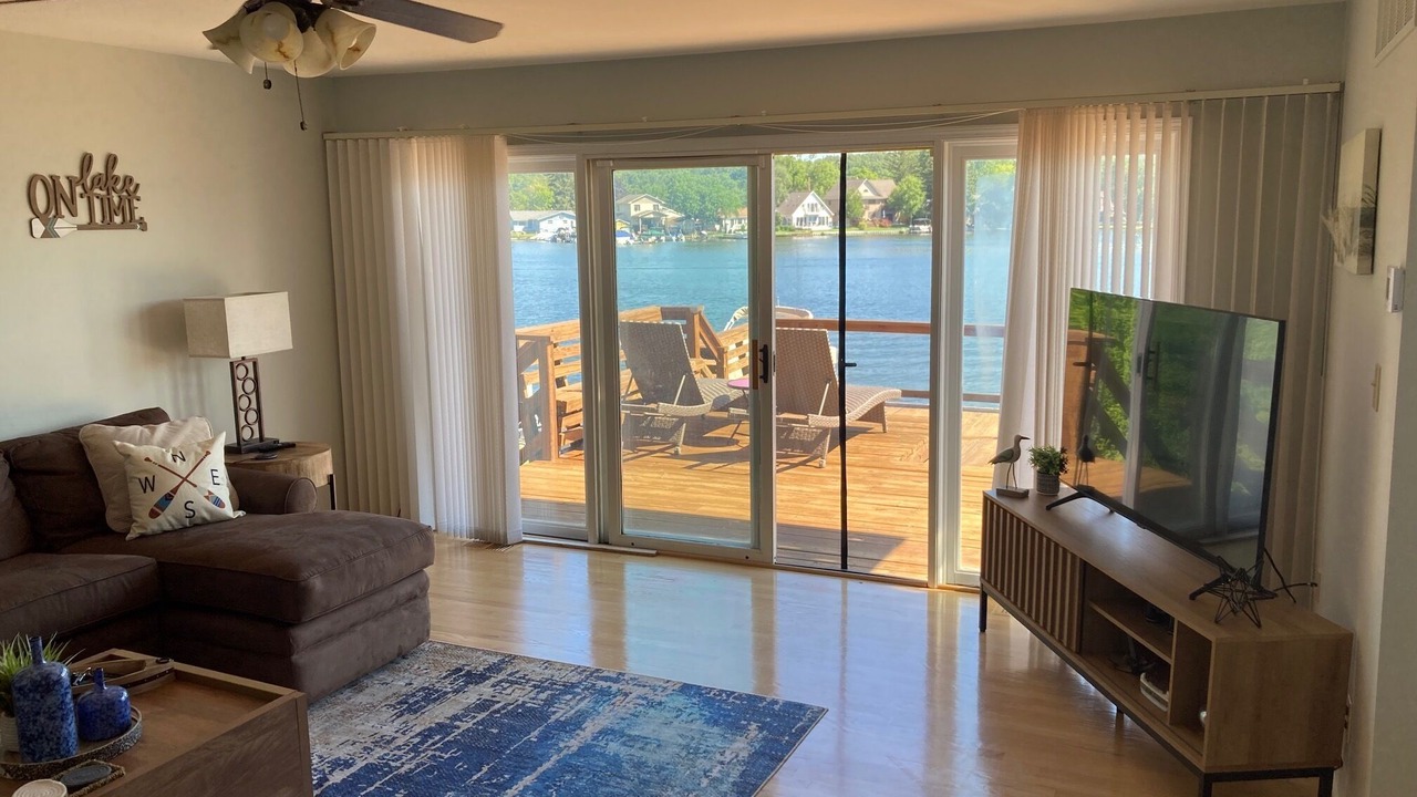 Photo of Livingroom in White Lake