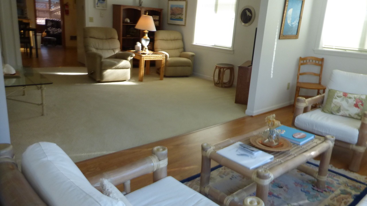 Photo of Livingroom in Winchester Bay