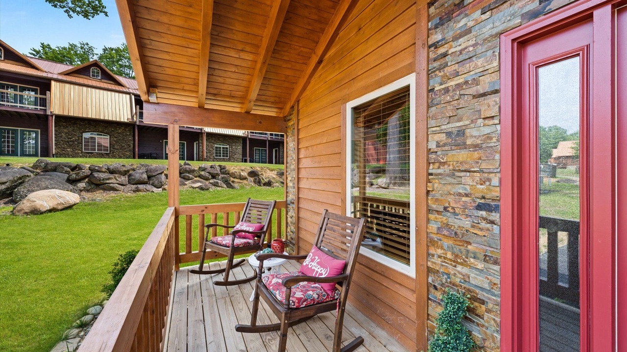 Photo of Outdoor in White Oak Lodge