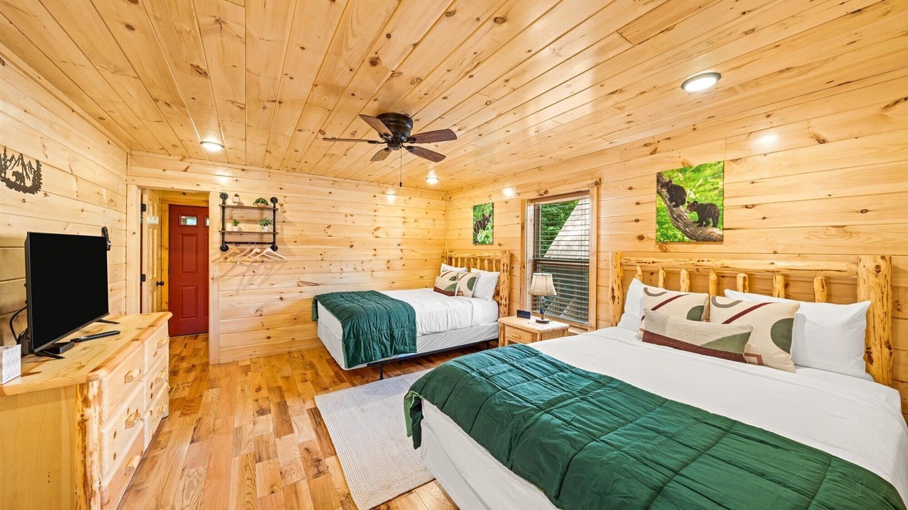 Photo of Bedroom in White Oak Lodge