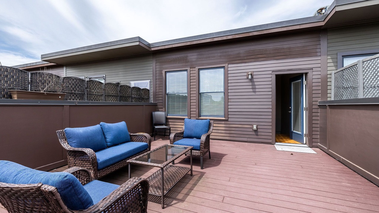 Photo of Patio Balcony in 12 South
