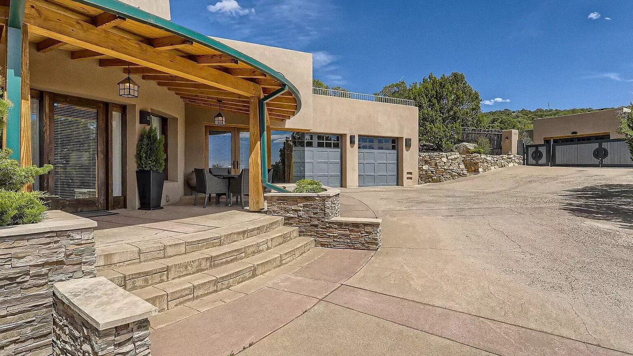 Photo of Patio Balcony in North Hills