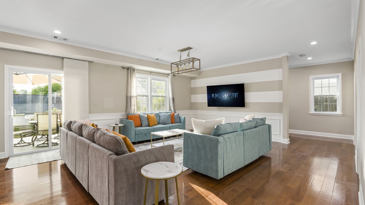 Photo of Livingroom in West Falls Church