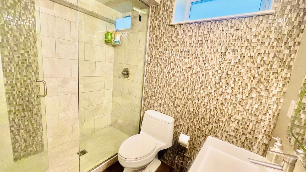 Photo of Bathroom in Lyons