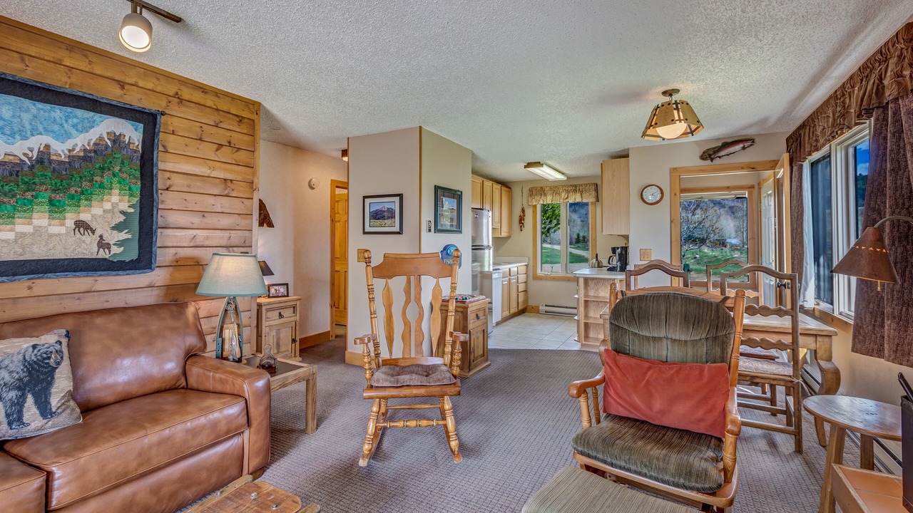 Photo of Livingroom in Clark