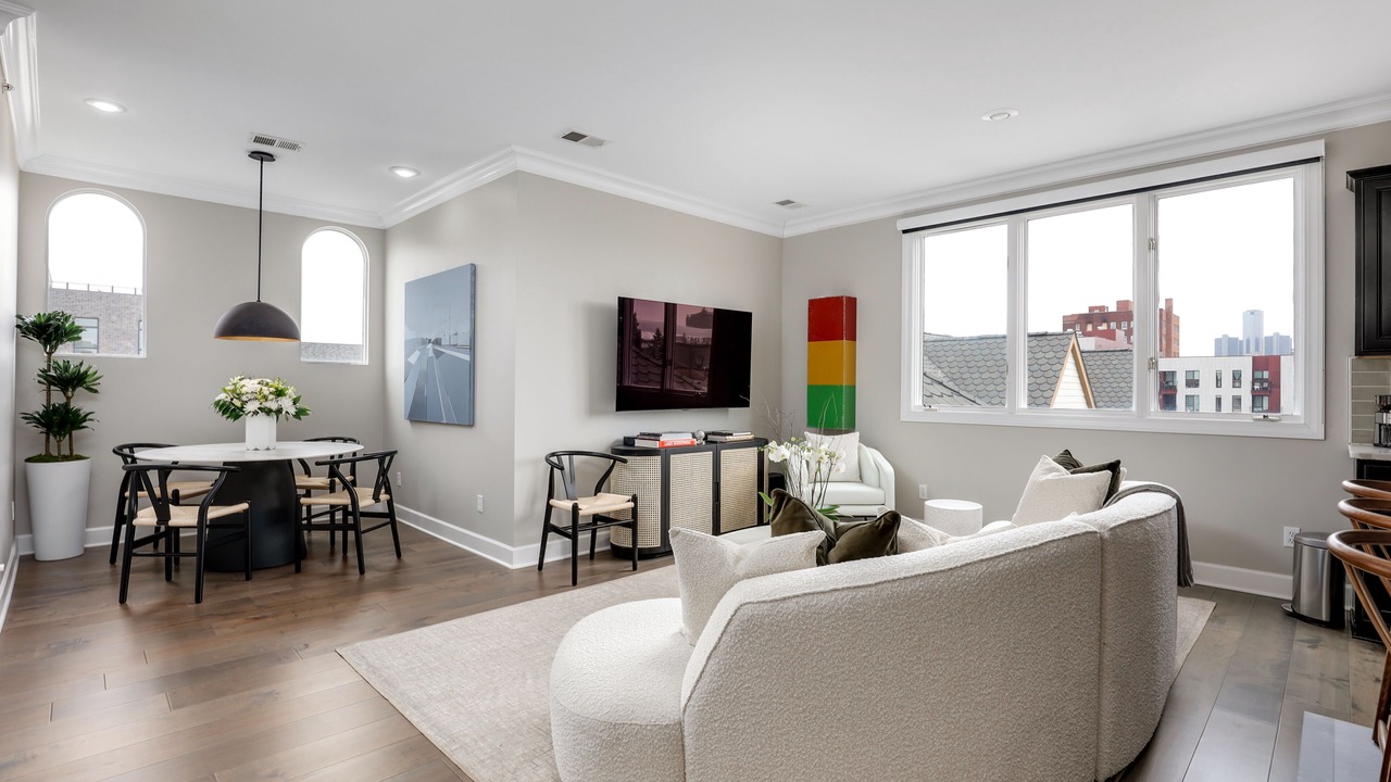 Photo of Livingroom in Midtown