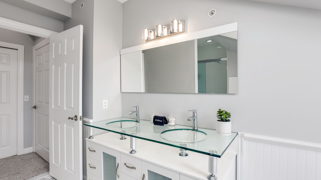 Photo of Bathroom in Midtown