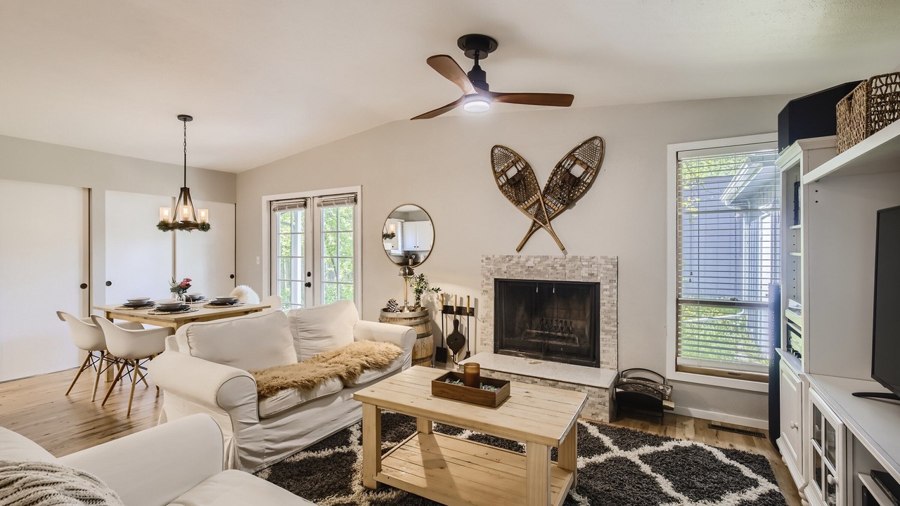 Photo of Livingroom in Niwot