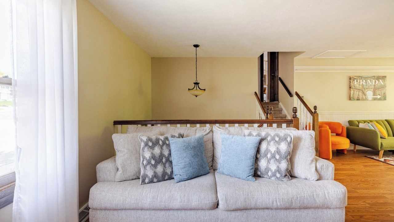 Photo of Livingroom in North Central Westminster