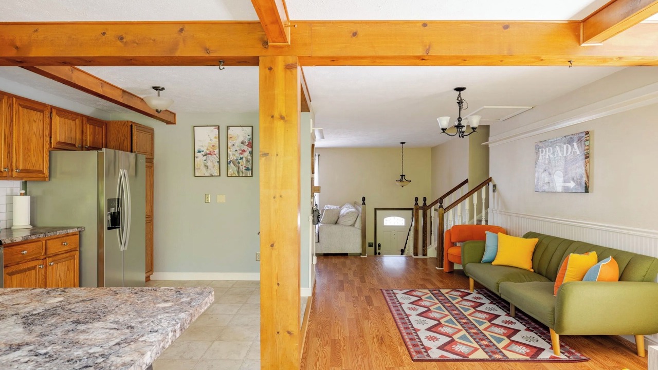 Photo of Livingroom in North Central Westminster