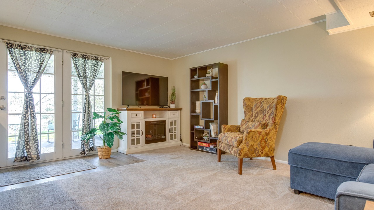 Photo of Livingroom in Bel Aire