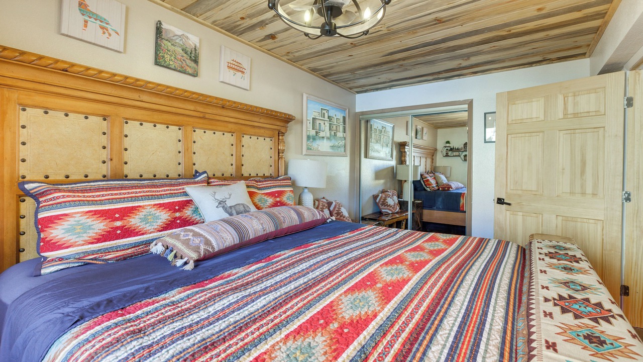 Photo of Bedroom in Red River