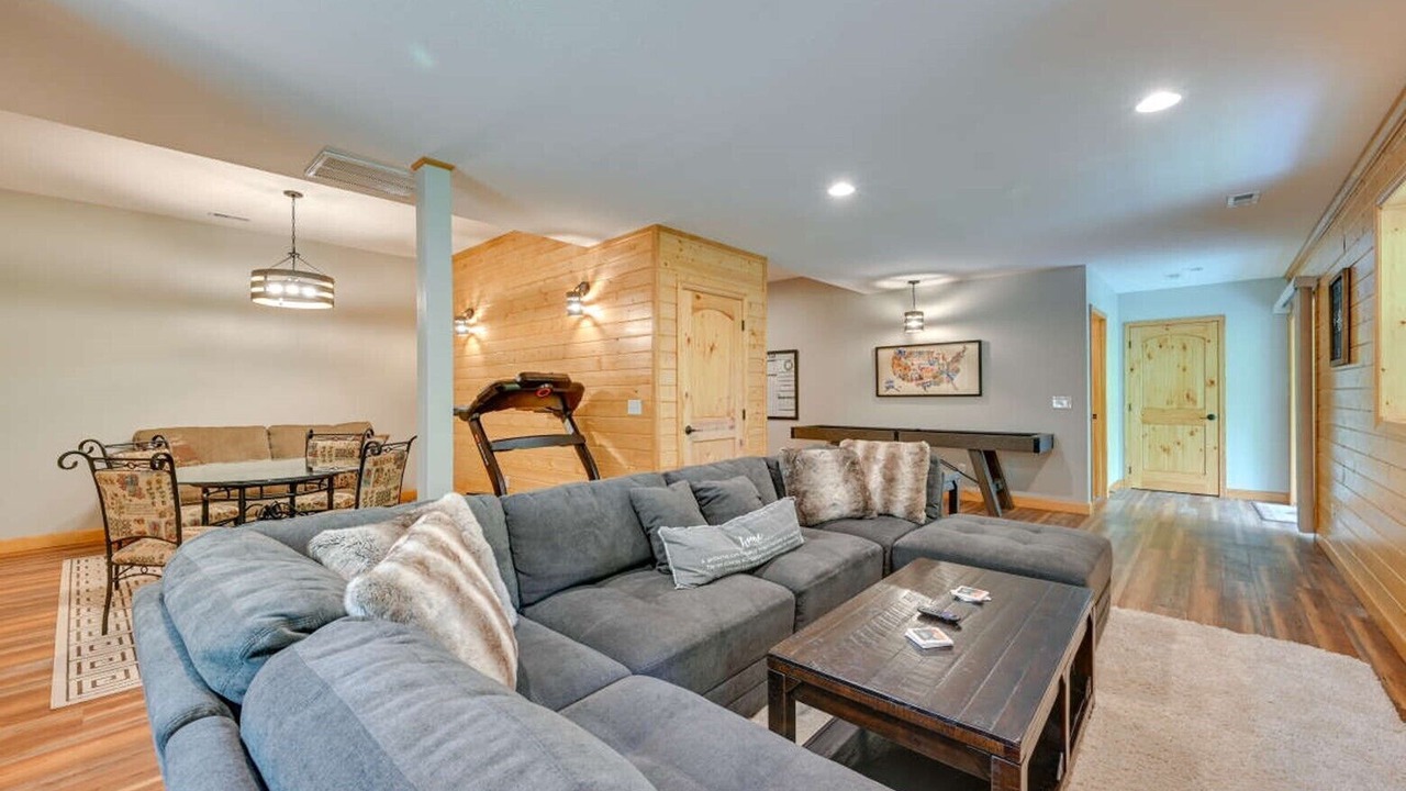 Photo of Livingroom in Byrdstown