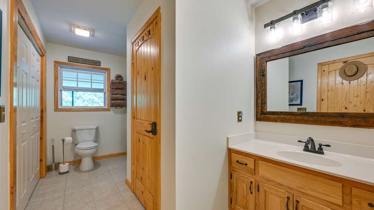 Photo of Bathroom in Byrdstown