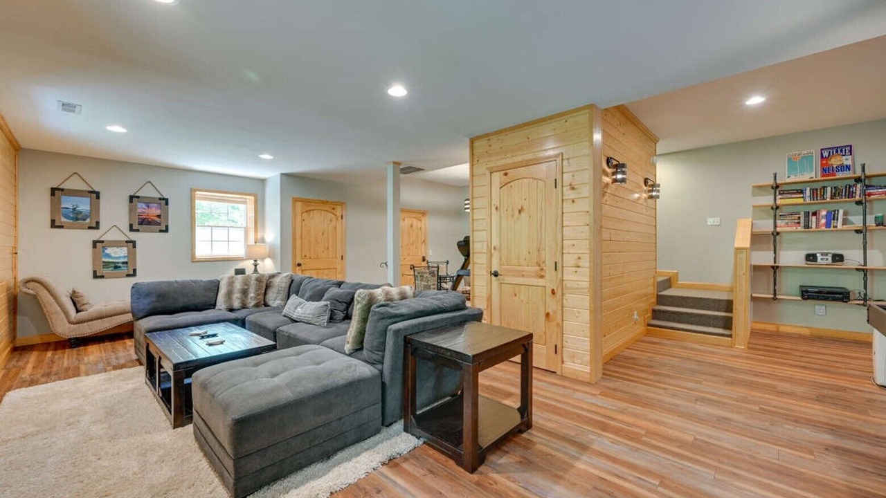 Photo of Livingroom in Byrdstown