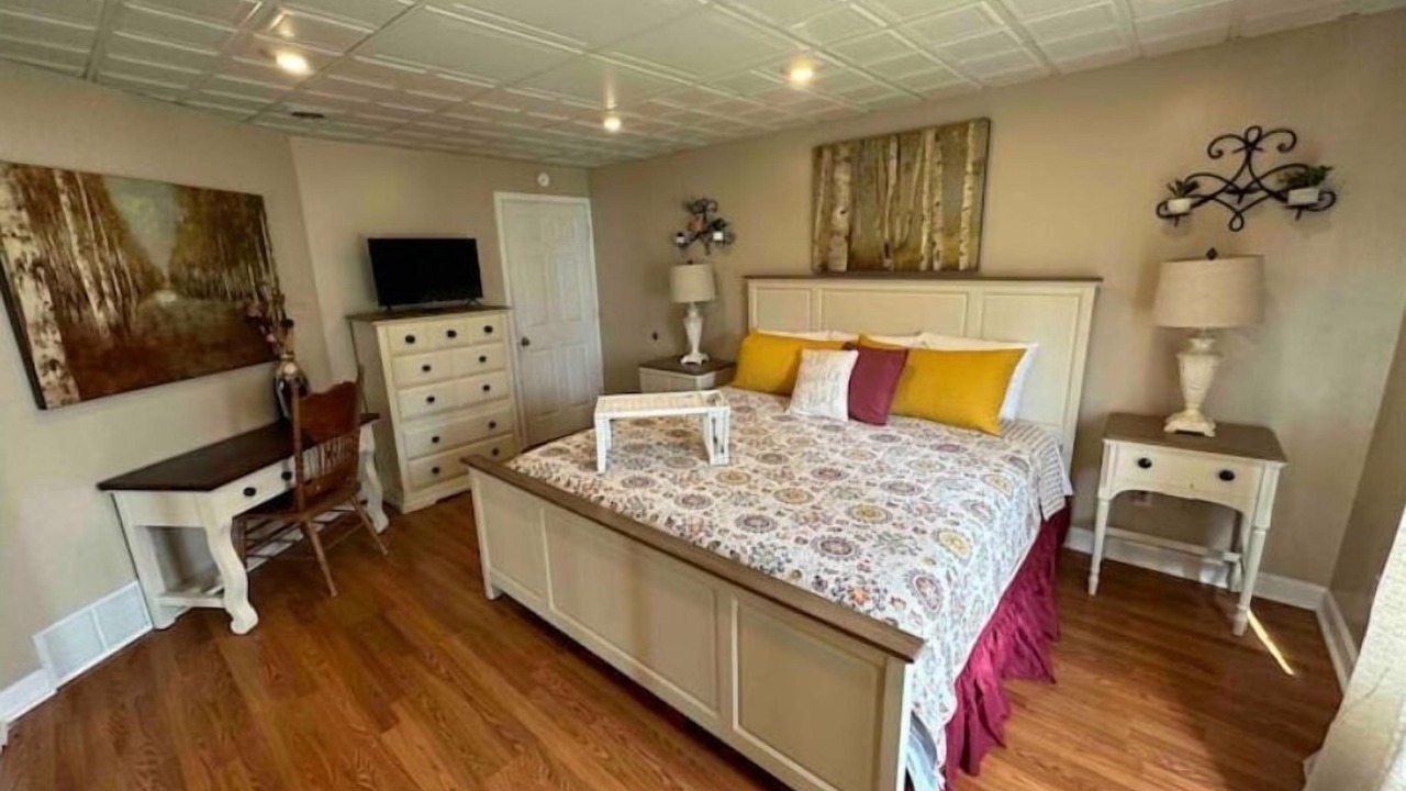 Photo of Bedroom in Ashland