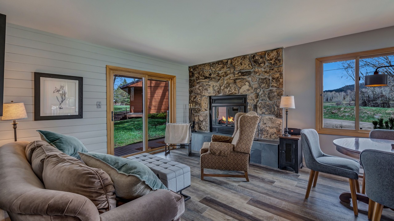 Photo of Livingroom in Clark
