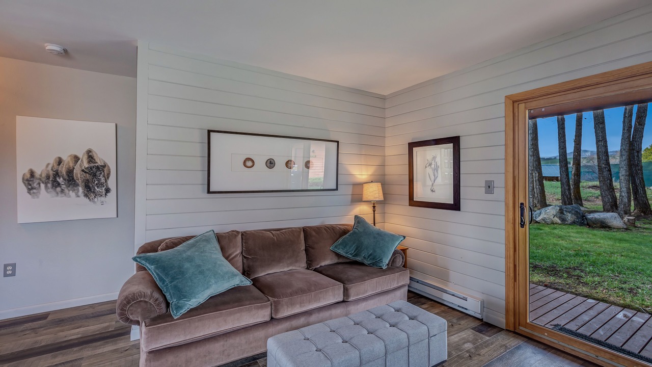 Photo of Livingroom in Clark