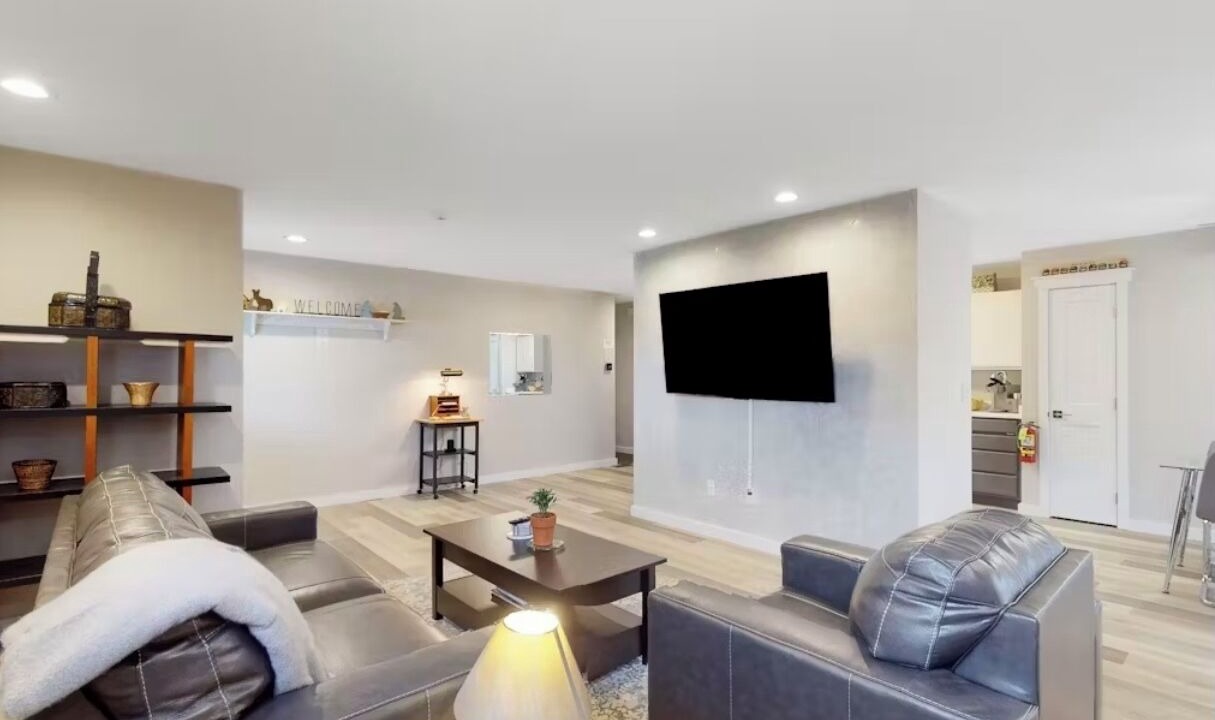 Photo of Livingroom in Eureka