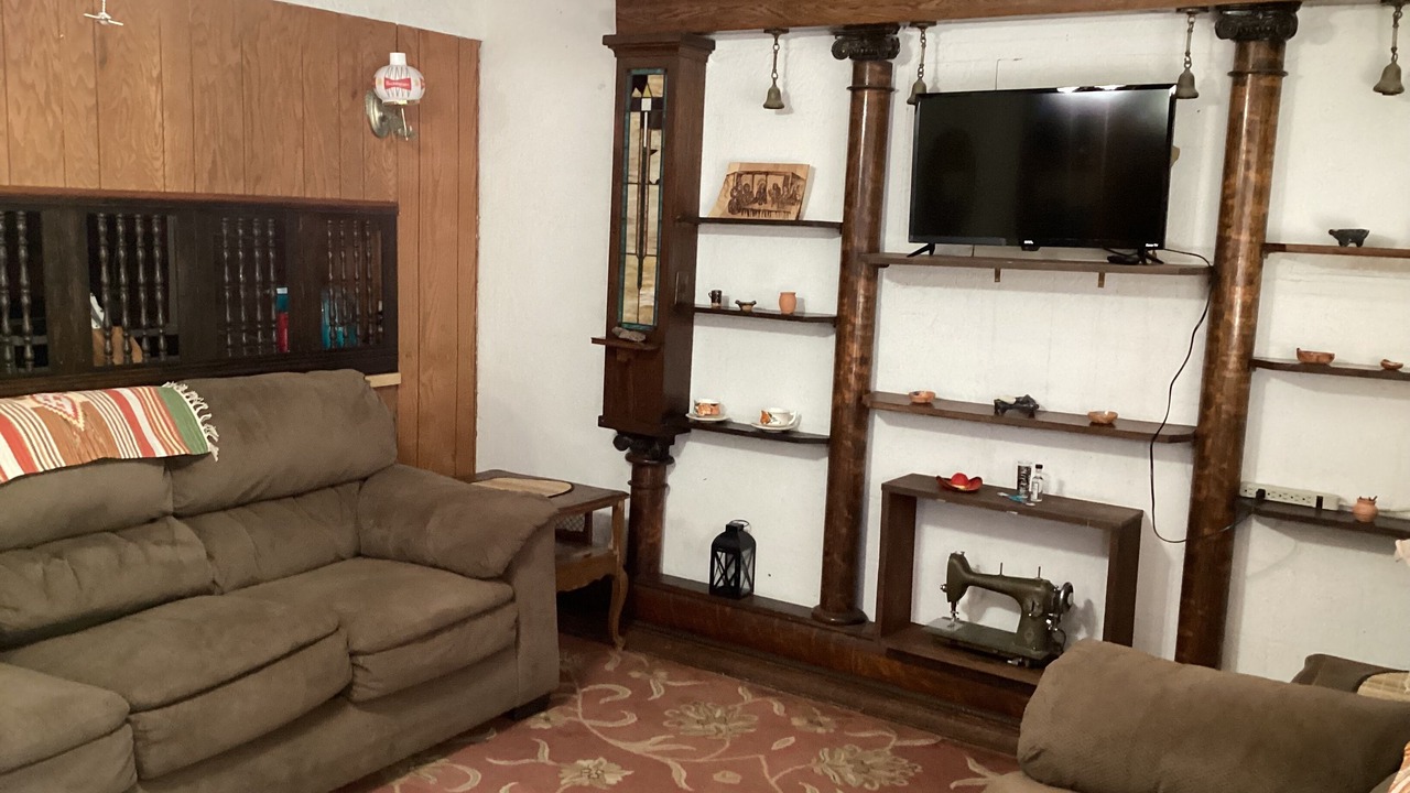 Photo of Livingroom in Truth or Consequences