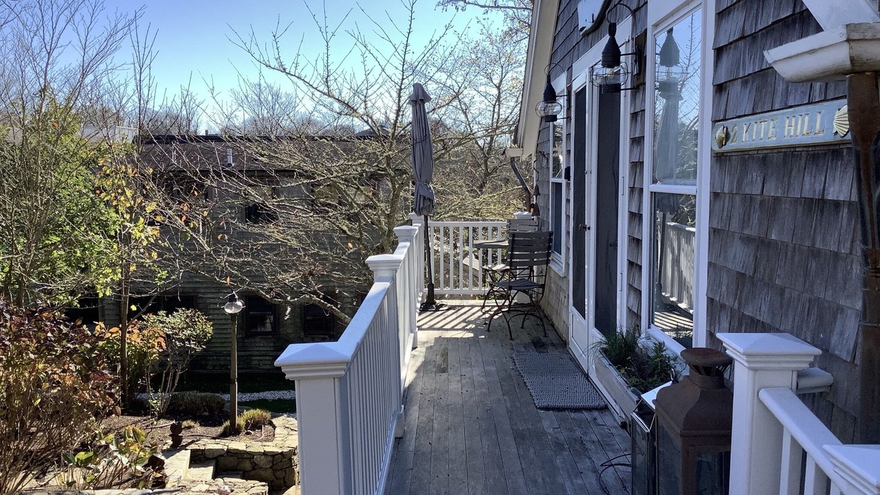 Photo of Patio Balcony in Brant Point