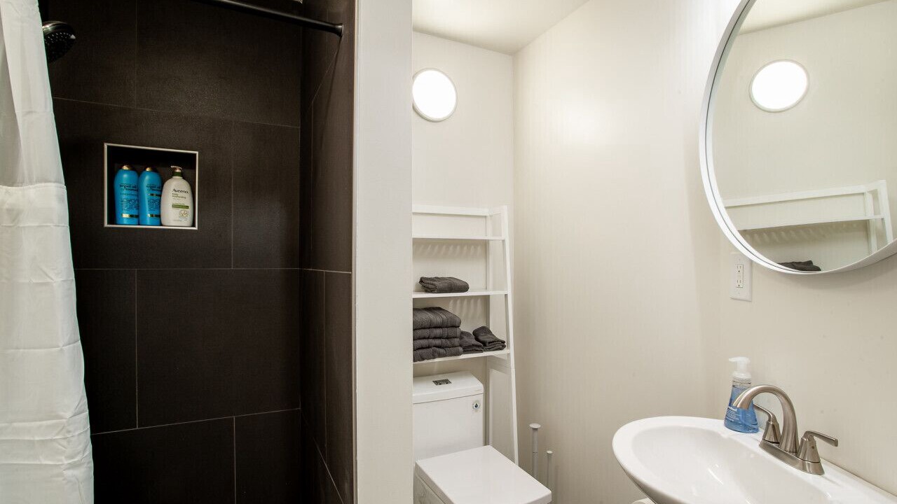 Photo of Bathroom in Old City