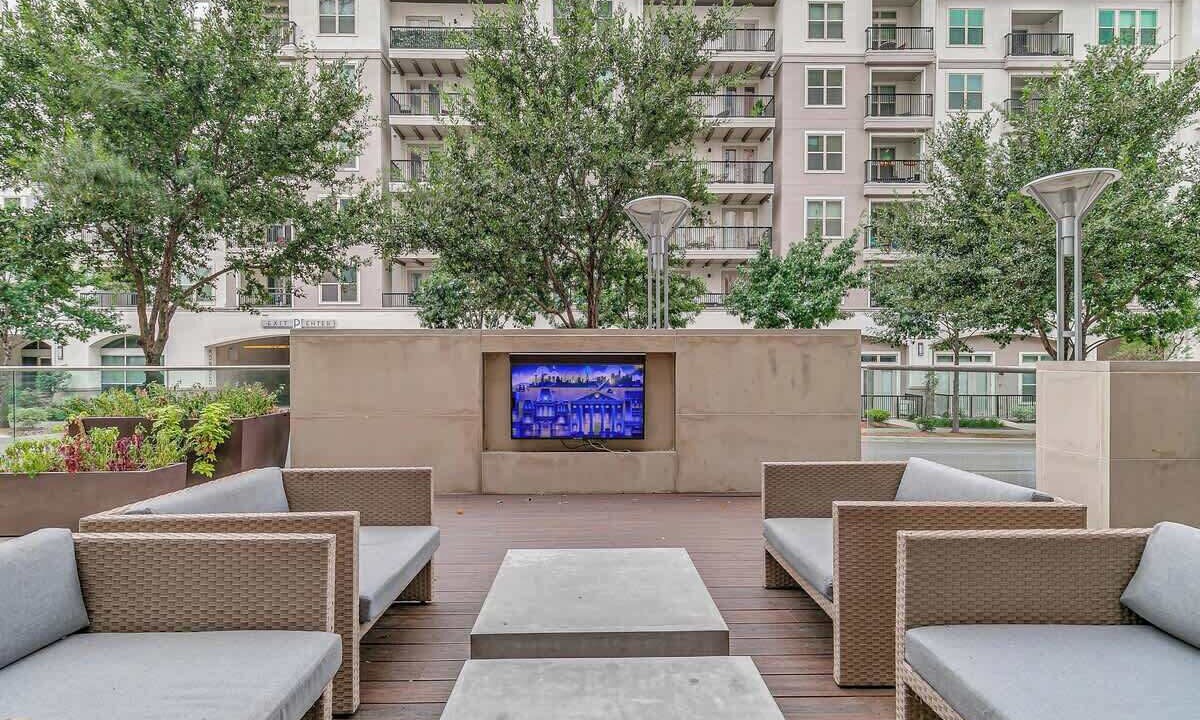 Photo of Outdoor in Uptown