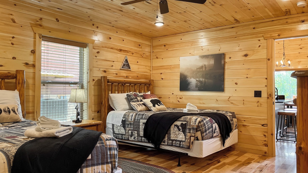 Photo of Bedroom in White Oak Lodge