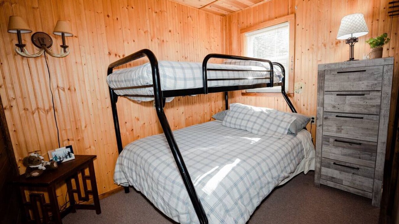 Photo of Bedroom in Lake Tomahawk