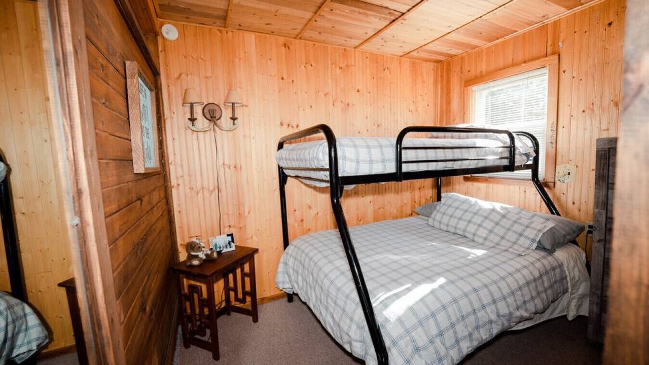 Photo of Bedroom in Lake Tomahawk