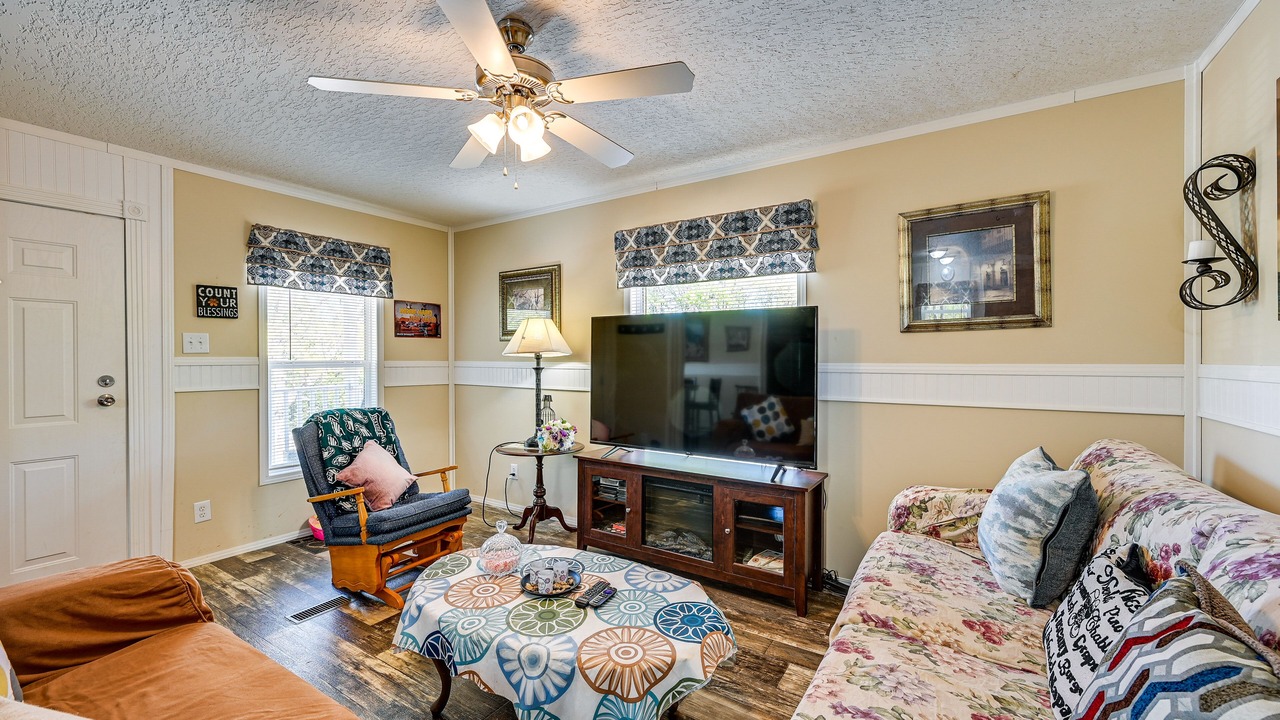 Photo of Livingroom in Stokes
